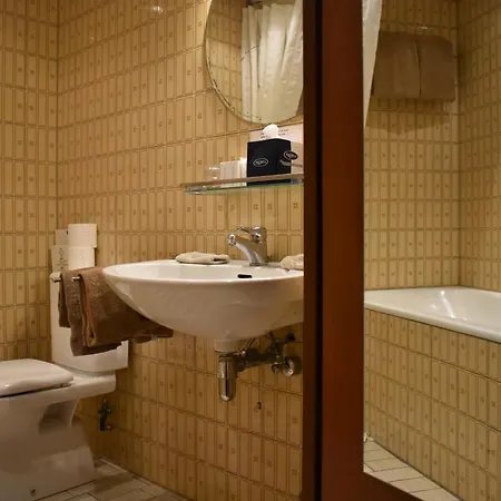 亚特兰大酒店 4*